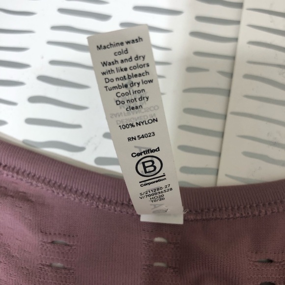 Athleta compression or very stretchy top - Picture 6 of 7